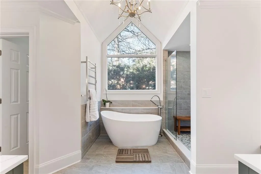 225 Embassy Court, Atlanta, Georgia 30328, 3 Bedrooms Bedrooms, ,2 BathroomsBathrooms,Residential,For Sale,225 Embassy Court,7703986