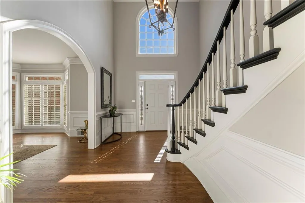 225 Embassy Court, Atlanta, Georgia 30328, 3 Bedrooms Bedrooms, ,2 BathroomsBathrooms,Residential,For Sale,225 Embassy Court,7703986