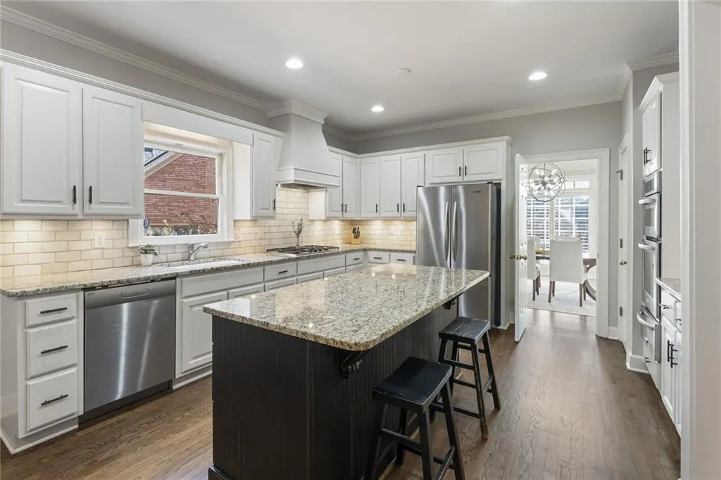 225 Embassy Court, Atlanta, Georgia 30328, 3 Bedrooms Bedrooms, ,2 BathroomsBathrooms,Residential,For Sale,225 Embassy Court,7703986