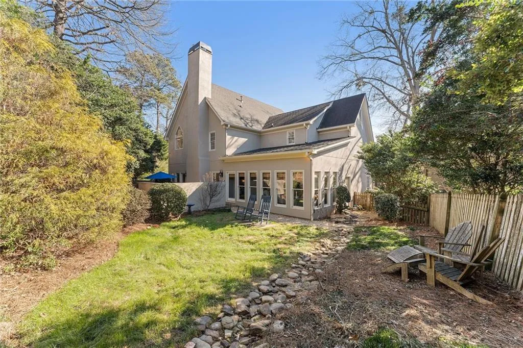 225 Embassy Court, Atlanta, Georgia 30328, 3 Bedrooms Bedrooms, ,2 BathroomsBathrooms,Residential,For Sale,225 Embassy Court,7703986