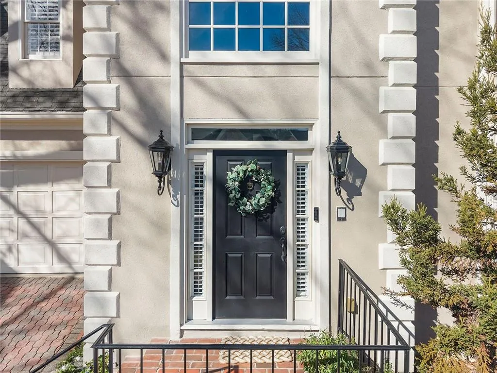 225 Embassy Court, Atlanta, Georgia 30328, 3 Bedrooms Bedrooms, ,2 BathroomsBathrooms,Residential,For Sale,225 Embassy Court,7703986