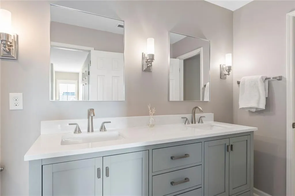 225 Embassy Court, Atlanta, Georgia 30328, 3 Bedrooms Bedrooms, ,2 BathroomsBathrooms,Residential,For Sale,225 Embassy Court,7703986