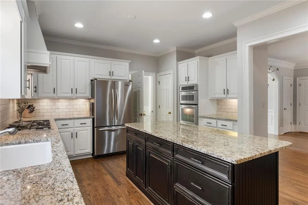 225 Embassy Court, Atlanta, Georgia 30328, 3 Bedrooms Bedrooms, ,2 BathroomsBathrooms,Residential,For Sale,225 Embassy Court,7703986