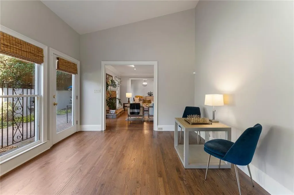 225 Embassy Court, Atlanta, Georgia 30328, 3 Bedrooms Bedrooms, ,2 BathroomsBathrooms,Residential,For Sale,225 Embassy Court,7703986