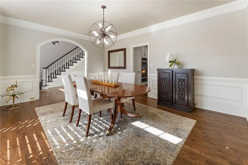 225 Embassy Court, Atlanta, Georgia 30328, 3 Bedrooms Bedrooms, ,2 BathroomsBathrooms,Residential,For Sale,225 Embassy Court,7703986