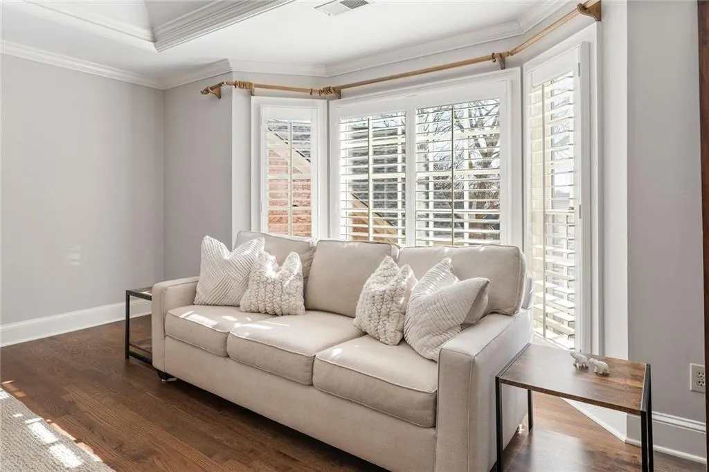 225 Embassy Court, Atlanta, Georgia 30328, 3 Bedrooms Bedrooms, ,2 BathroomsBathrooms,Residential,For Sale,225 Embassy Court,7703986