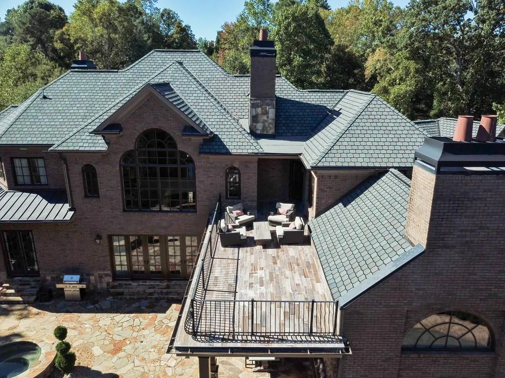 1405 Riverside Circle N, Sandy Springs, Georgia 30328, 5 Bedrooms Bedrooms, ,5 BathroomsBathrooms,Residential,Sold,1405 Riverside Circle N,6733952
