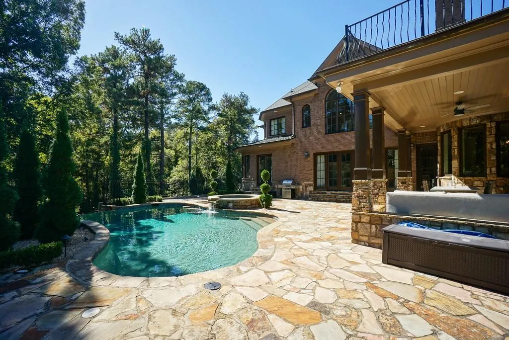 1405 Riverside Circle N, Sandy Springs, Georgia 30328, 5 Bedrooms Bedrooms, ,5 BathroomsBathrooms,Residential,Sold,1405 Riverside Circle N,6733952