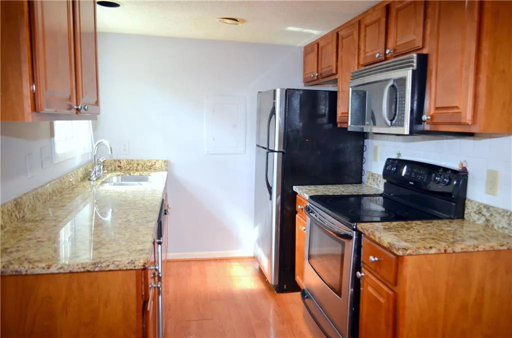 6900 Roswell Road Unit K2, Atlanta, Georgia 30328, 4 Bedrooms Bedrooms, ,2 BathroomsBathrooms,Residential,Sold,6900 Roswell Road Unit K2,5611730