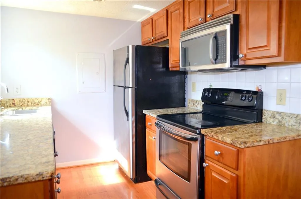 6900 Roswell Road Unit K2, Atlanta, Georgia 30328, 4 Bedrooms Bedrooms, ,2 BathroomsBathrooms,Residential,Sold,6900 Roswell Road Unit K2,5611730