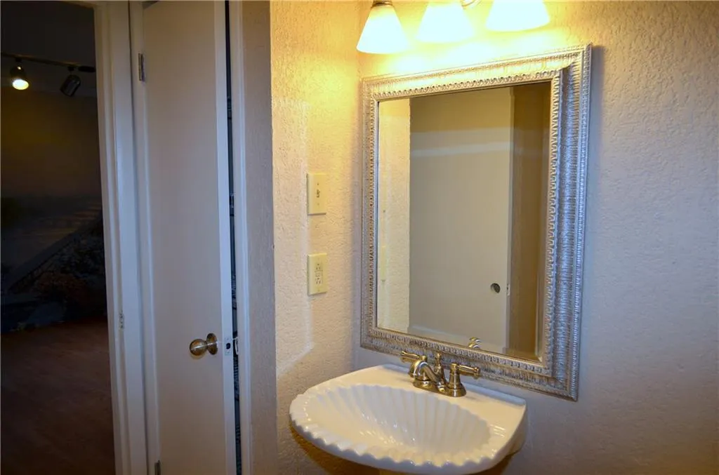 6900 Roswell Road Unit K2, Atlanta, Georgia 30328, 4 Bedrooms Bedrooms, ,2 BathroomsBathrooms,Residential,Sold,6900 Roswell Road Unit K2,5611730