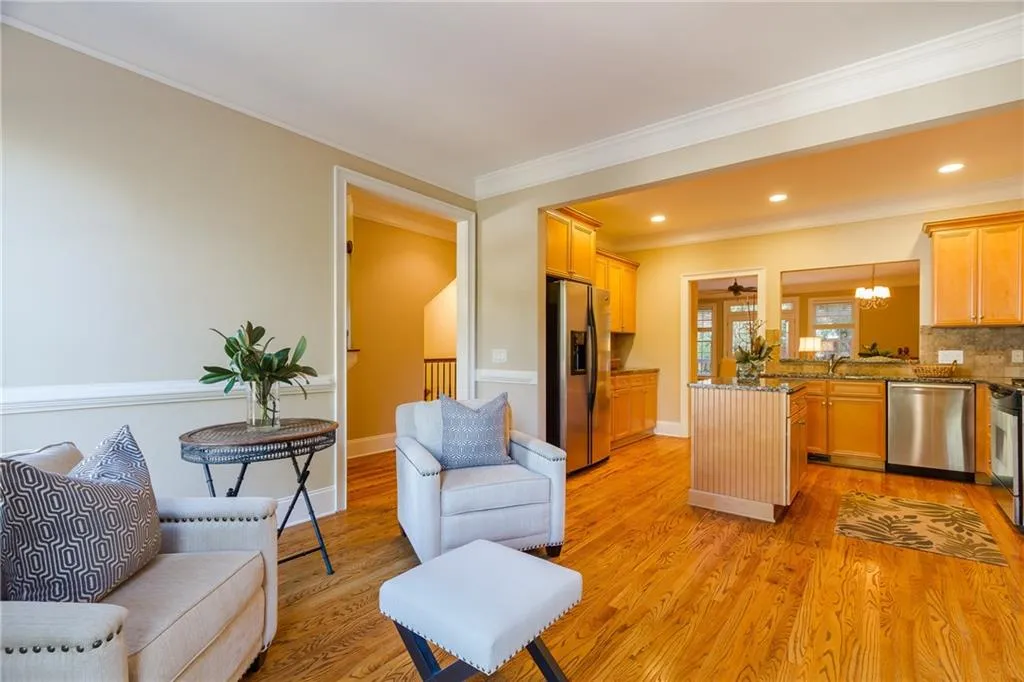 229 Chemin De Vie, Sandy Springs, Georgia 30342, 4 Bedrooms Bedrooms, ,3 BathroomsBathrooms,Residential,Sold,229 Chemin De Vie,5766051
