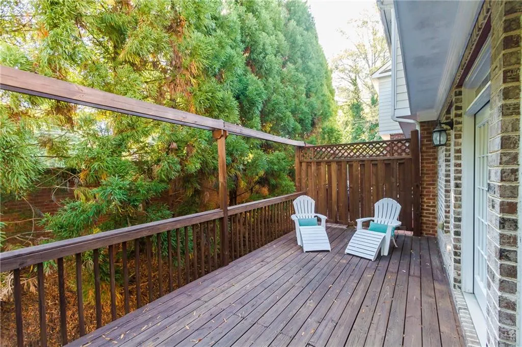 229 Chemin De Vie, Sandy Springs, Georgia 30342, 4 Bedrooms Bedrooms, ,3 BathroomsBathrooms,Residential,Sold,229 Chemin De Vie,5766051