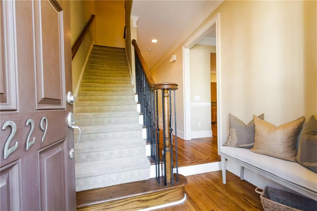 229 Chemin De Vie, Sandy Springs, Georgia 30342, 4 Bedrooms Bedrooms, ,3 BathroomsBathrooms,Residential,Sold,229 Chemin De Vie,5766051
