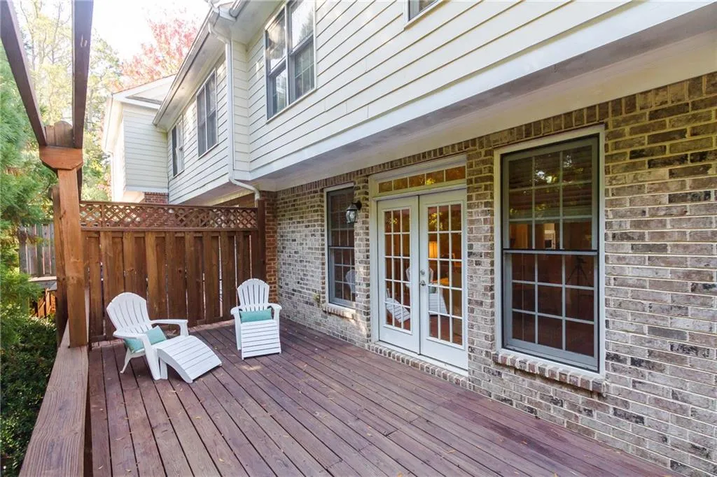 229 Chemin De Vie, Sandy Springs, Georgia 30342, 4 Bedrooms Bedrooms, ,3 BathroomsBathrooms,Residential,Sold,229 Chemin De Vie,5766051