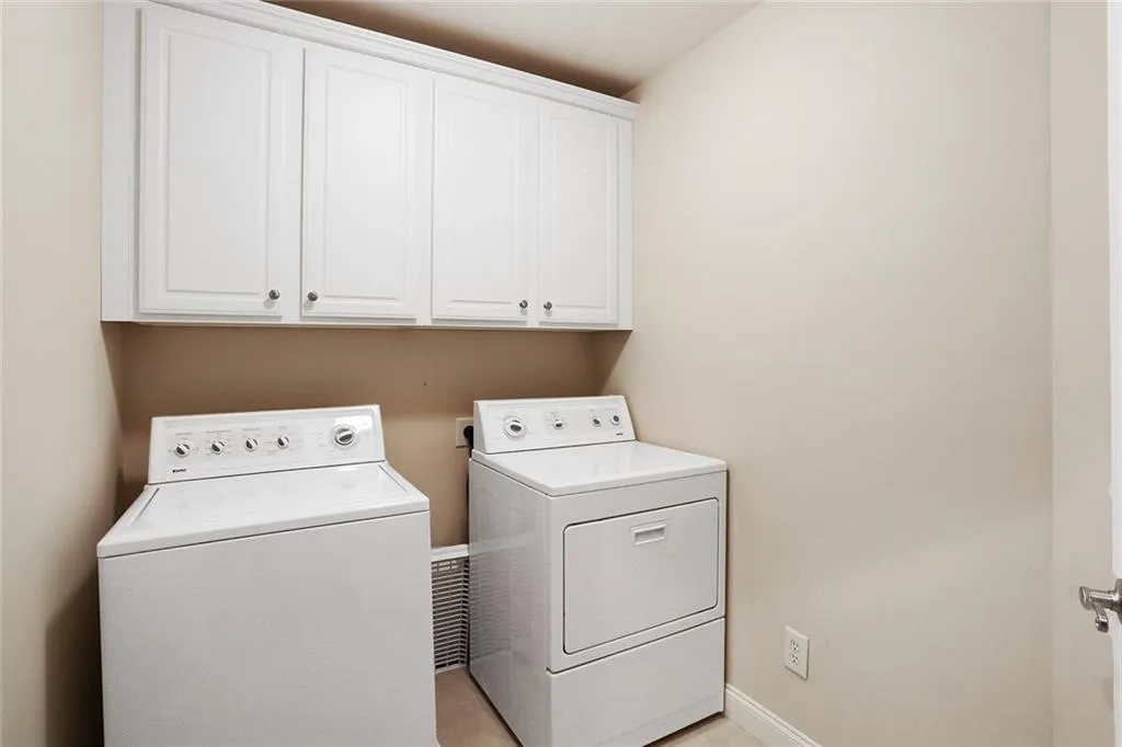 141 Chemin De Vie, Sandy Springs, Georgia 30342, 3 Bedrooms Bedrooms, ,3 BathroomsBathrooms,Residential,Sold,141 Chemin De Vie,5697035