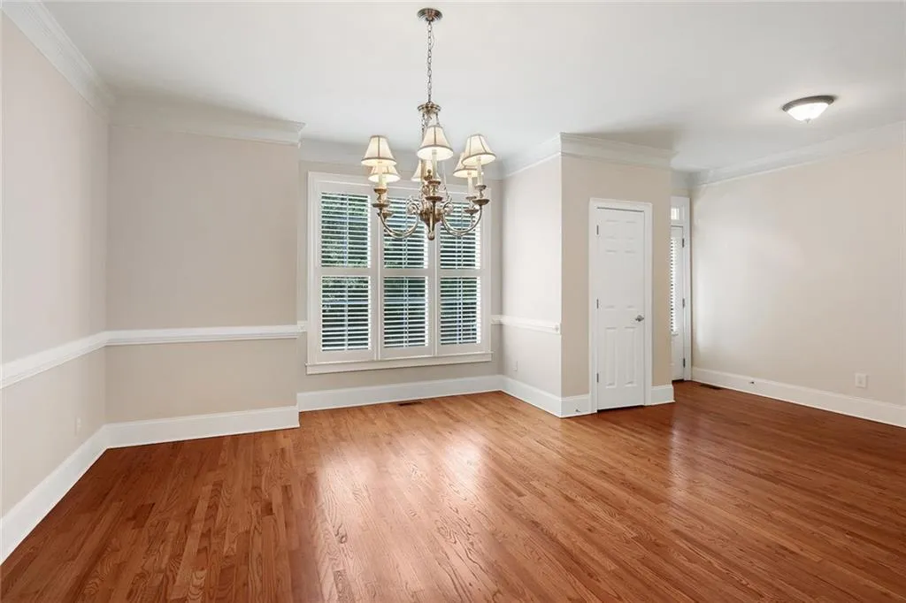 141 Chemin De Vie, Sandy Springs, Georgia 30342, 3 Bedrooms Bedrooms, ,3 BathroomsBathrooms,Residential,Sold,141 Chemin De Vie,5697035