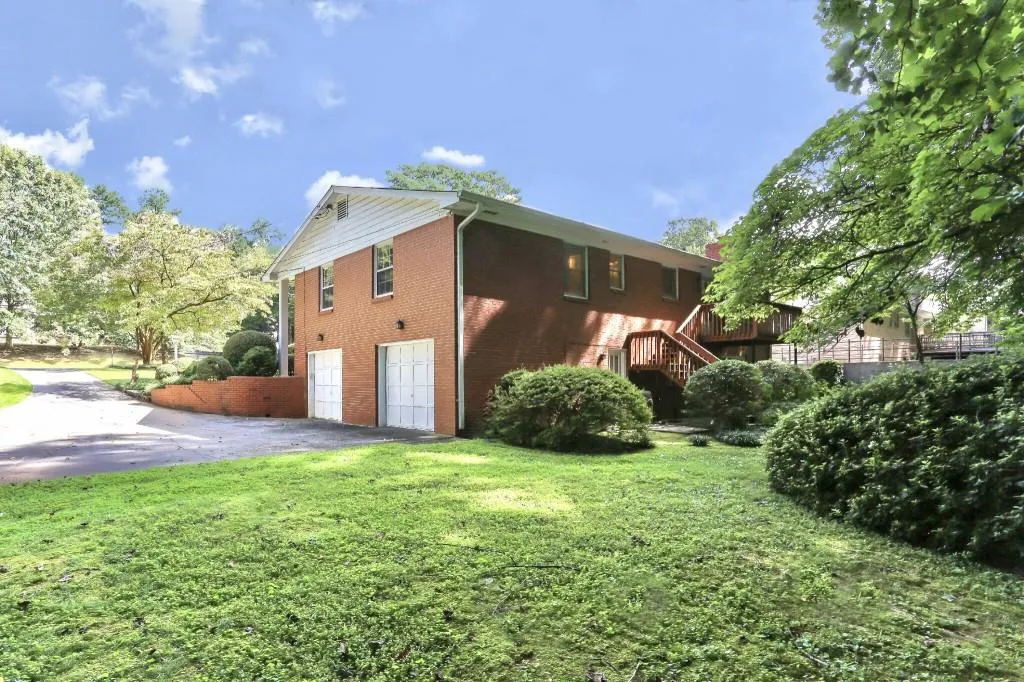 5730 Kayron Drive, Sandy Springs, Georgia 30328, 4 Bedrooms Bedrooms, ,3 BathroomsBathrooms,Residential,Sold,5730 Kayron Drive,6774665