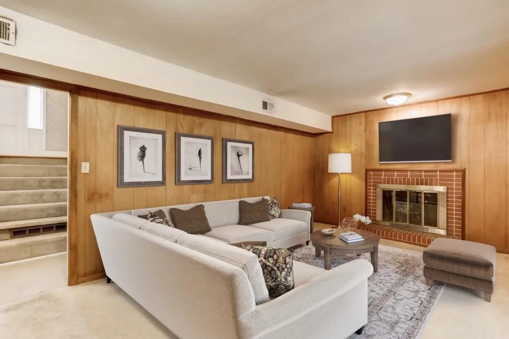 5730 Kayron Drive, Sandy Springs, Georgia 30328, 4 Bedrooms Bedrooms, ,3 BathroomsBathrooms,Residential,Sold,5730 Kayron Drive,6774665