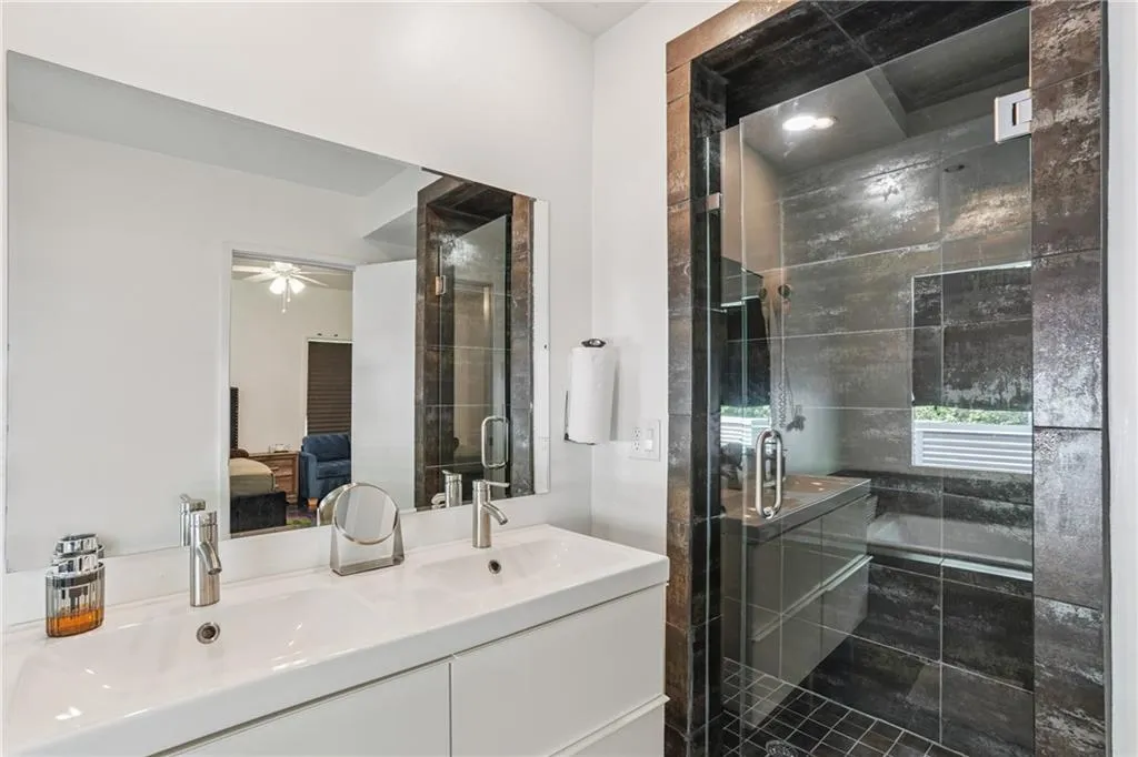 1231 Barnes Street Nw, Atlanta, Georgia 30318, 5 Bedrooms Bedrooms, ,6 BathroomsBathrooms,Residential,For Sale,1231 Barnes Street Nw,7601278