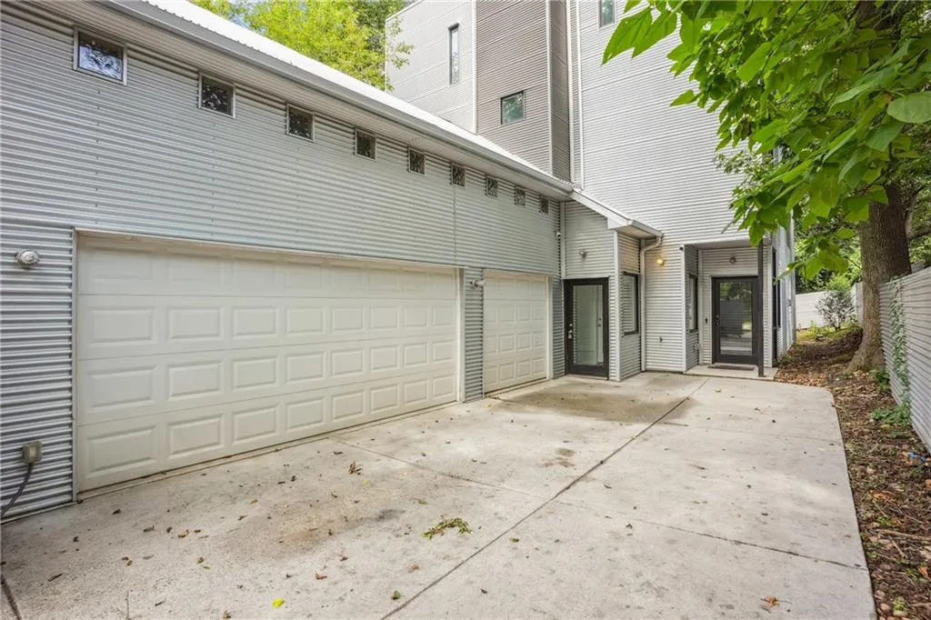 1231 Barnes Street Nw, Atlanta, Georgia 30318, 5 Bedrooms Bedrooms, ,6 BathroomsBathrooms,Residential,For Sale,1231 Barnes Street Nw,7601278