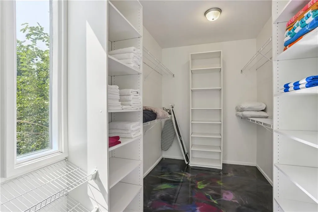 1231 Barnes Street Nw, Atlanta, Georgia 30318, 5 Bedrooms Bedrooms, ,6 BathroomsBathrooms,Residential,For Sale,1231 Barnes Street Nw,7601278