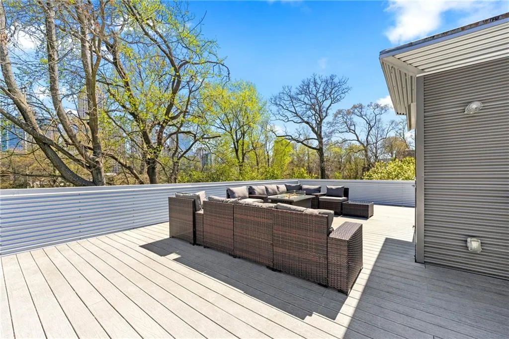 1231 Barnes Street Nw, Atlanta, Georgia 30318, 5 Bedrooms Bedrooms, ,6 BathroomsBathrooms,Residential,For Sale,1231 Barnes Street Nw,7601278