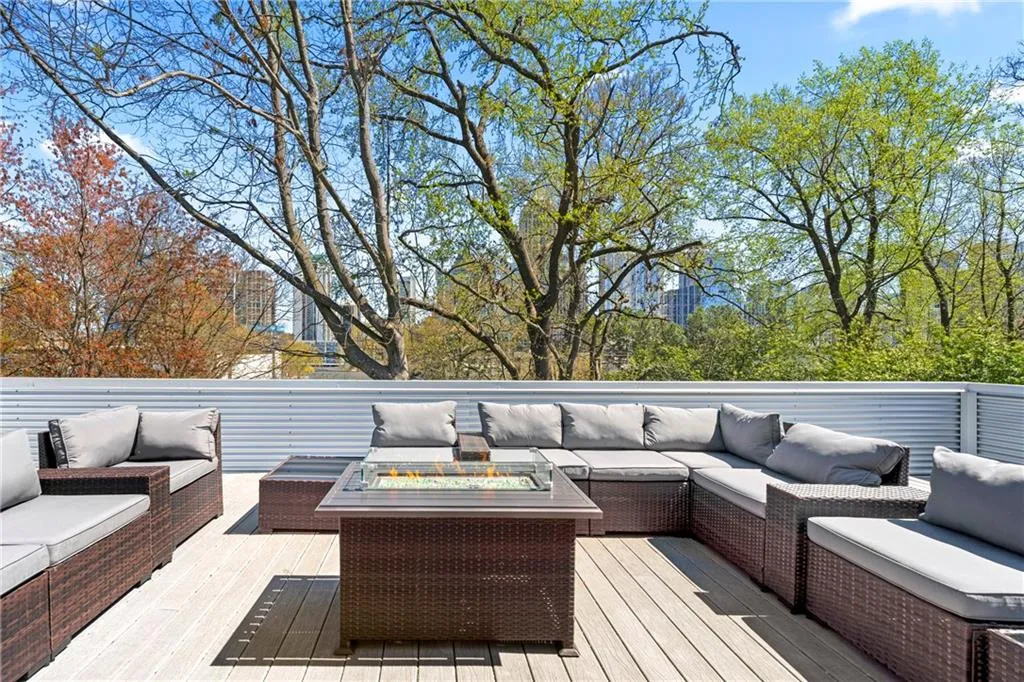 1231 Barnes Street Nw, Atlanta, Georgia 30318, 5 Bedrooms Bedrooms, ,6 BathroomsBathrooms,Residential,For Sale,1231 Barnes Street Nw,7601278