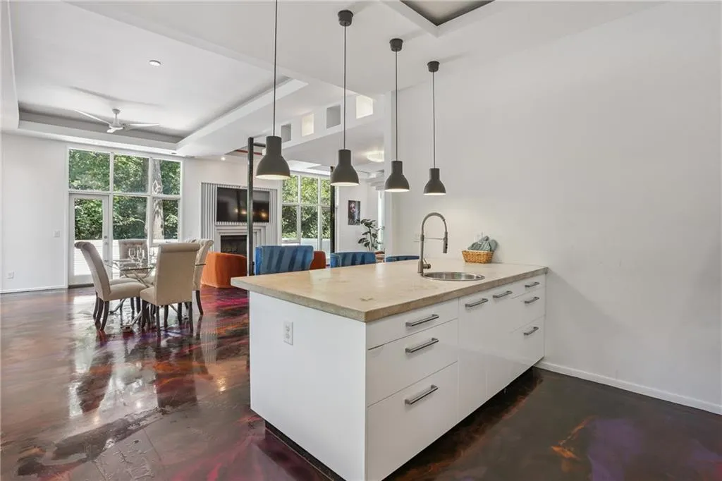 1231 Barnes Street Nw, Atlanta, Georgia 30318, 5 Bedrooms Bedrooms, ,6 BathroomsBathrooms,Residential,For Sale,1231 Barnes Street Nw,7601278