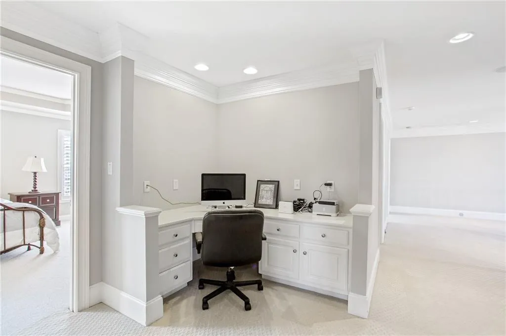 7926 Stratford Lane, Sandy Springs, Georgia 30350, 5 Bedrooms Bedrooms, ,6 BathroomsBathrooms,Residential,Sold,7926 Stratford Lane,6872553