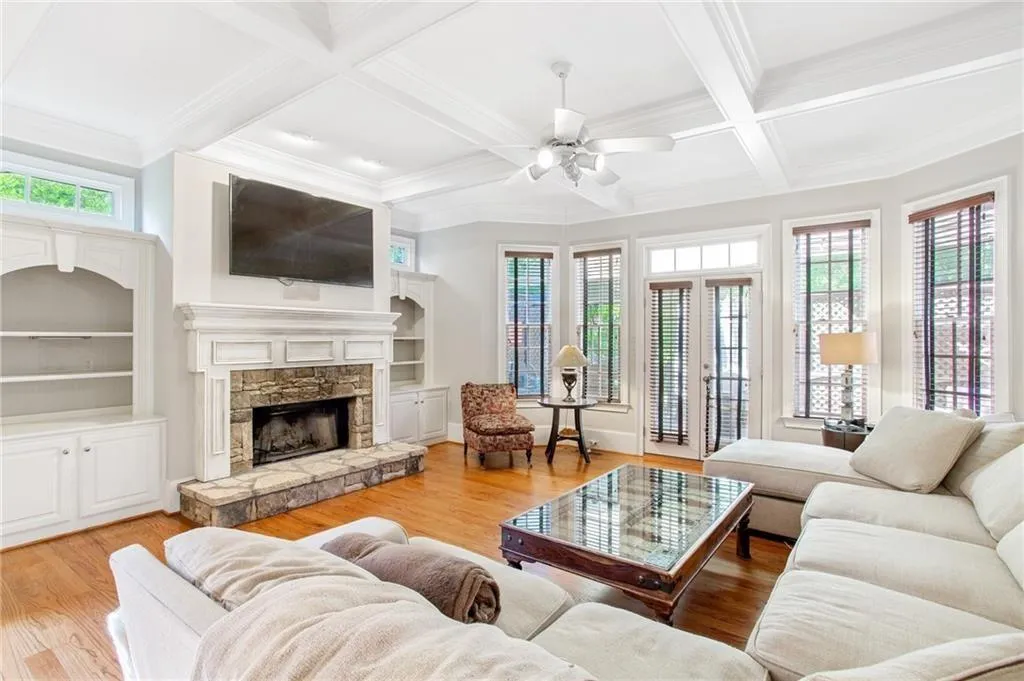 7926 Stratford Lane, Sandy Springs, Georgia 30350, 5 Bedrooms Bedrooms, ,6 BathroomsBathrooms,Residential,Sold,7926 Stratford Lane,6872553