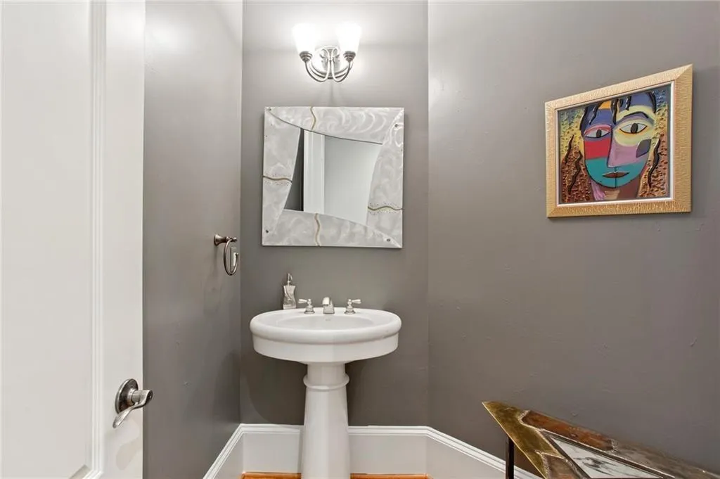 7926 Stratford Lane, Sandy Springs, Georgia 30350, 5 Bedrooms Bedrooms, ,6 BathroomsBathrooms,Residential,Sold,7926 Stratford Lane,6872553