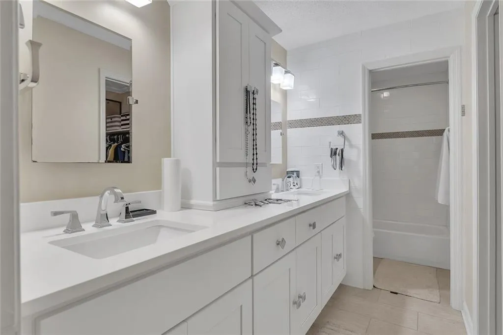 905 Brandywine Circle, Atlanta, Georgia 30350, 3 Bedrooms Bedrooms, ,2 BathroomsBathrooms,Residential,Sold,905 Brandywine Circle,7428689