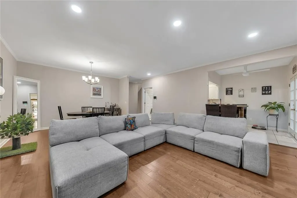 905 Brandywine Circle, Atlanta, Georgia 30350, 3 Bedrooms Bedrooms, ,2 BathroomsBathrooms,Residential,Sold,905 Brandywine Circle,7428689