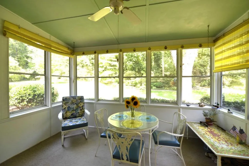 7365 Hunters Branch Drive, Sandy Springs, Georgia 30328, 4 Bedrooms Bedrooms, ,2 BathroomsBathrooms,Residential,Sold,7365 Hunters Branch Drive,5715985