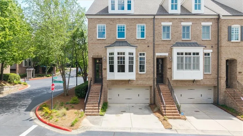 552 Sarabrook Place, Atlanta, Georgia 30342, 3 Bedrooms Bedrooms, ,3 BathroomsBathrooms,Residential,For Sale,552 Sarabrook Place,7762880