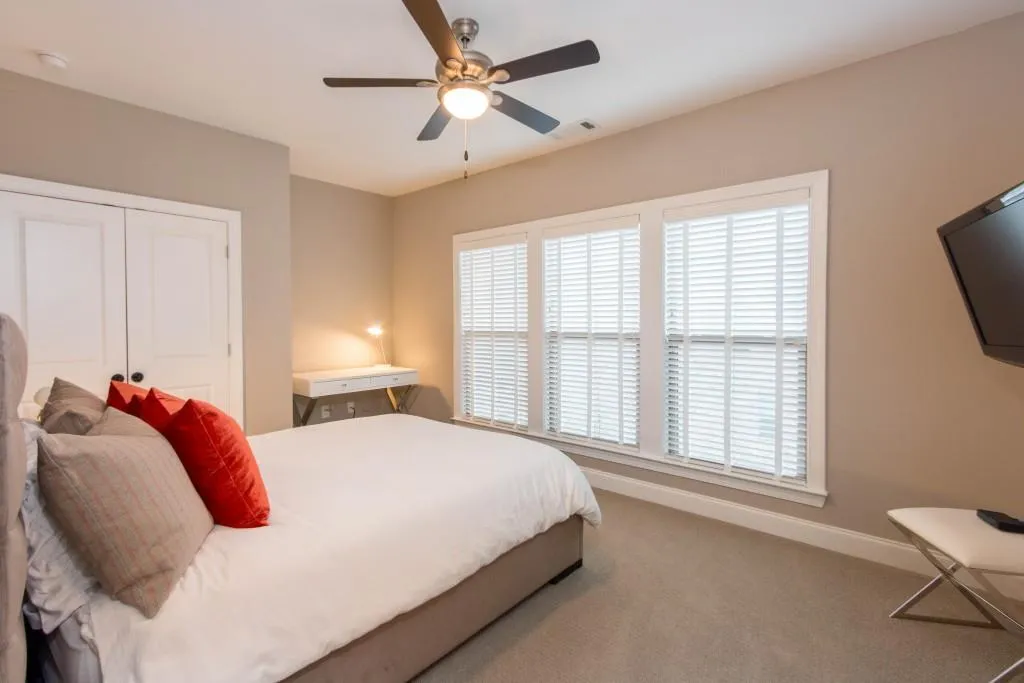 53 Marlow Place, Sandy Springs, Georgia 30328, 3 Bedrooms Bedrooms, ,3 BathroomsBathrooms,Residential,Sold,53 Marlow Place,5909925