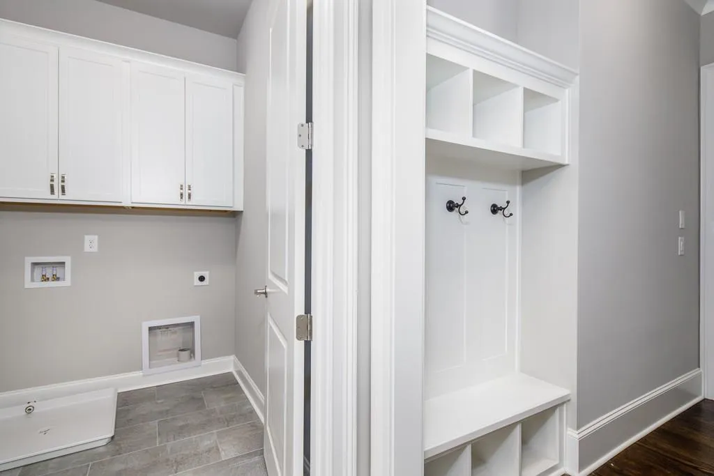 560 Belada Boulevard, Sandy Springs, Georgia 30342, 6 Bedrooms Bedrooms, ,5 BathroomsBathrooms,Residential,Sold,560 Belada Boulevard,5988726