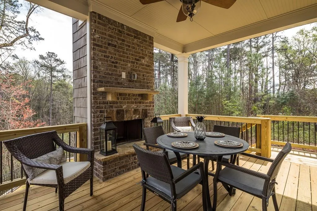 560 Belada Boulevard, Sandy Springs, Georgia 30342, 6 Bedrooms Bedrooms, ,5 BathroomsBathrooms,Residential,Sold,560 Belada Boulevard,5988726