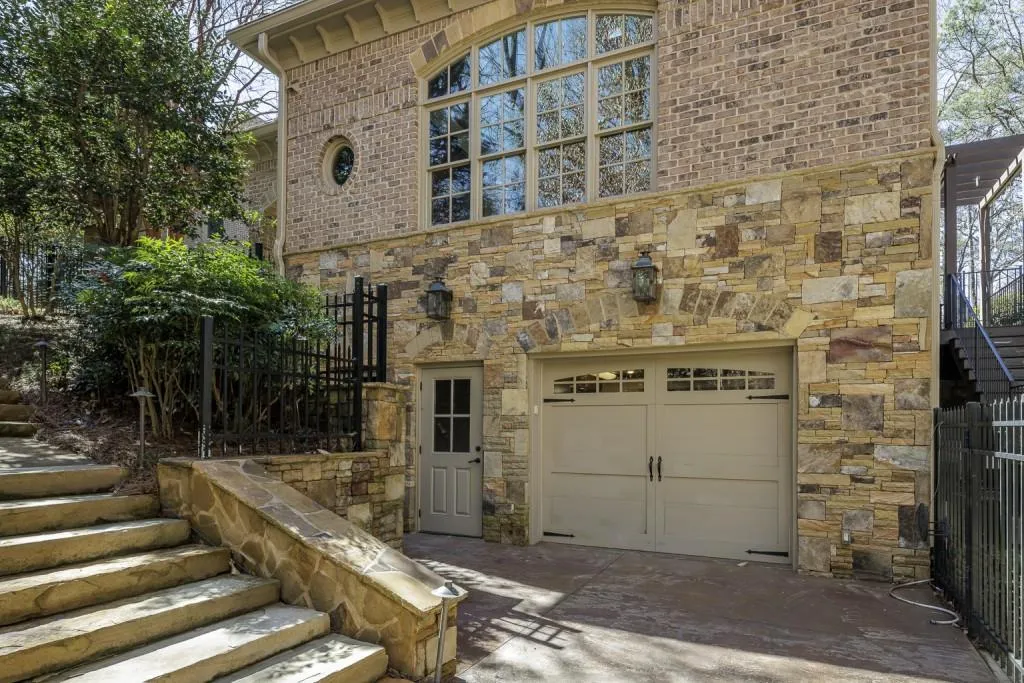 8176 Hewlett Road, Atlanta, Georgia 30350, 7 Bedrooms Bedrooms, ,8 BathroomsBathrooms,Residential,Sold,8176 Hewlett Road,7350914