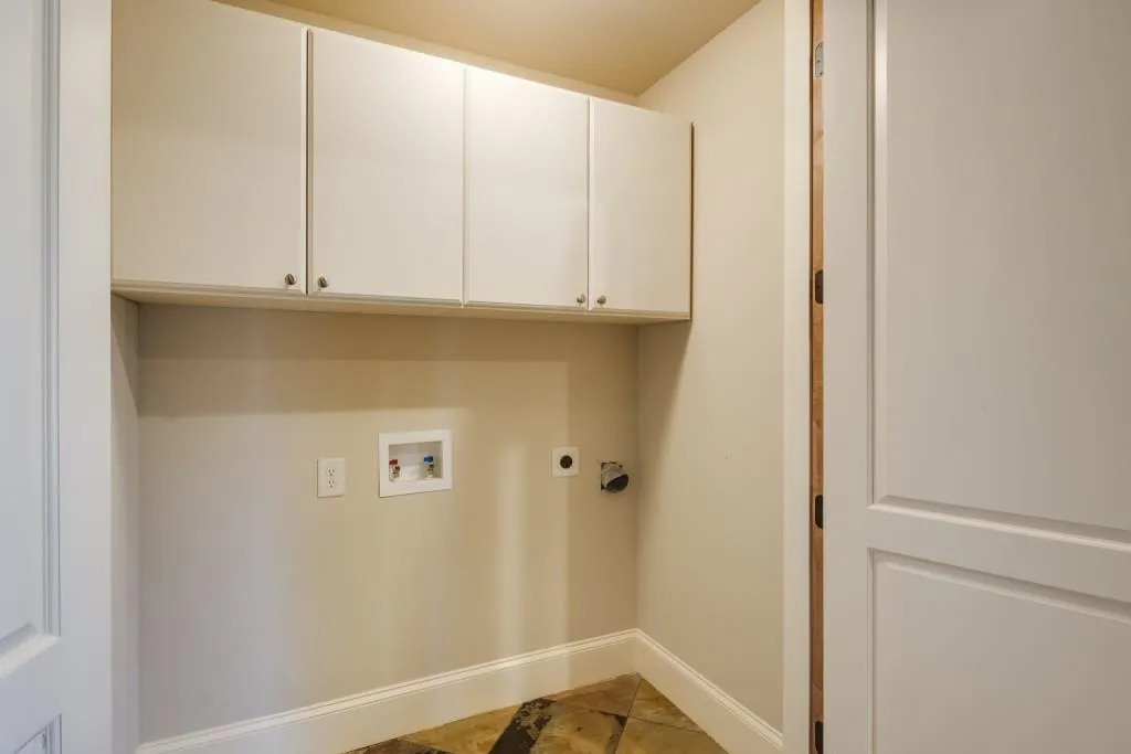 8176 Hewlett Road, Atlanta, Georgia 30350, 7 Bedrooms Bedrooms, ,8 BathroomsBathrooms,Residential,Sold,8176 Hewlett Road,7350914