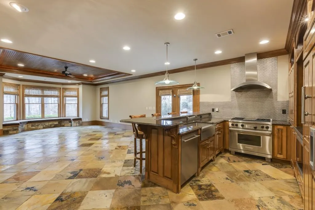 8176 Hewlett Road, Atlanta, Georgia 30350, 7 Bedrooms Bedrooms, ,8 BathroomsBathrooms,Residential,Sold,8176 Hewlett Road,7350914