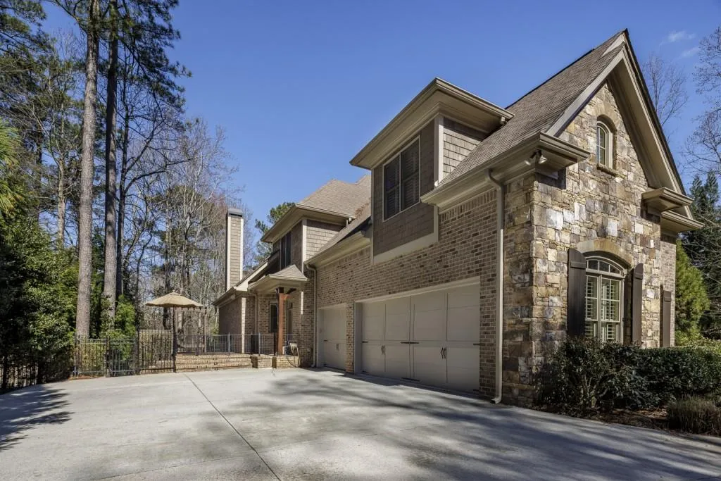 8176 Hewlett Road, Atlanta, Georgia 30350, 7 Bedrooms Bedrooms, ,8 BathroomsBathrooms,Residential,Sold,8176 Hewlett Road,7350914