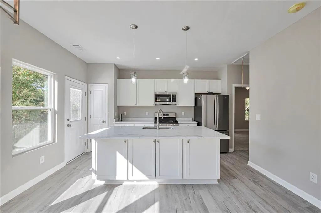 2698 Mango Circle Nw, Atlanta, Georgia 30318, 3 Bedrooms Bedrooms, 0 ,2 BathroomsBathrooms,Residential,For Sale,2698 Mango Circle Nw,7678481