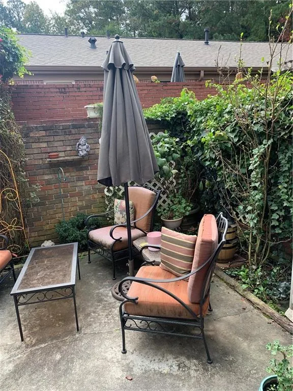 5375 Roswell Road Unit A-5, Sandy Springs, Georgia 30342, 2 Bedrooms Bedrooms, ,2 BathroomsBathrooms,Residential,Sold,5375 Roswell Road Unit A-5,6967679