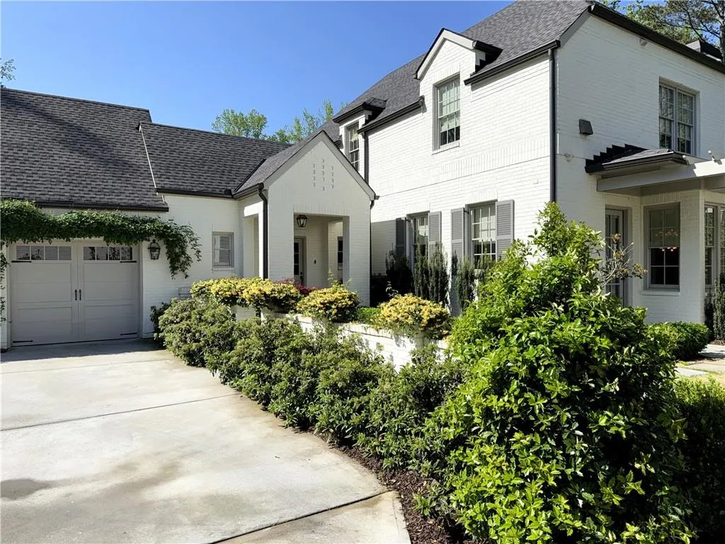 5210 Timber Trail S, Sandy Springs, Georgia 30342, 5 Bedrooms Bedrooms, ,4 BathroomsBathrooms,Residential,Sold,5210 Timber Trail S,7542059