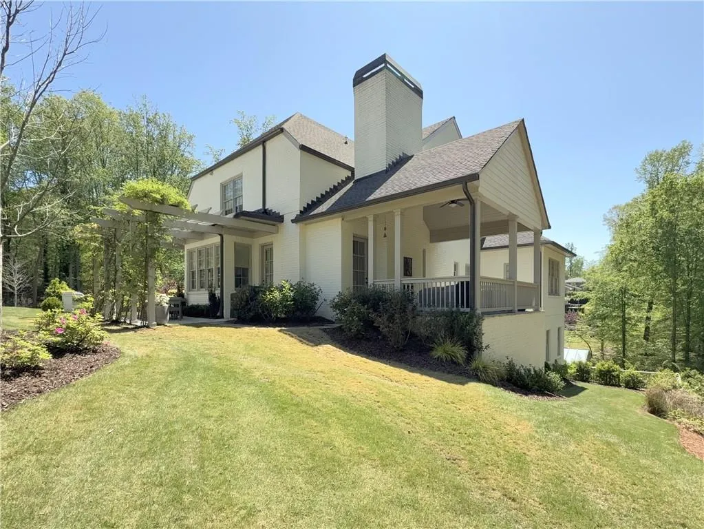 5210 Timber Trail S, Sandy Springs, Georgia 30342, 5 Bedrooms Bedrooms, ,4 BathroomsBathrooms,Residential,Sold,5210 Timber Trail S,7542059