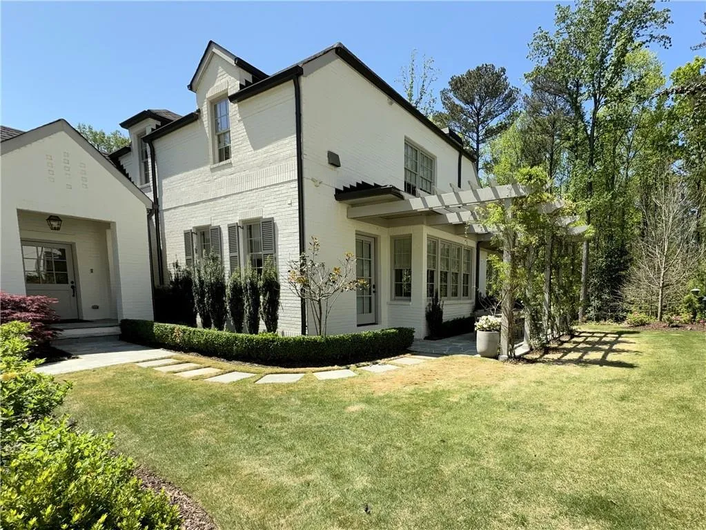 5210 Timber Trail S, Sandy Springs, Georgia 30342, 5 Bedrooms Bedrooms, ,4 BathroomsBathrooms,Residential,Sold,5210 Timber Trail S,7542059