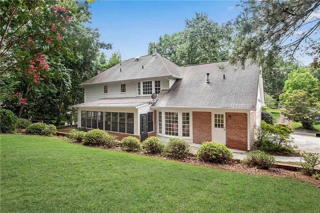 6935 Hunters Knoll, Sandy Springs, Georgia 30328, 4 Bedrooms Bedrooms, ,2 BathroomsBathrooms,Residential,Sold,6935 Hunters Knoll,7080099