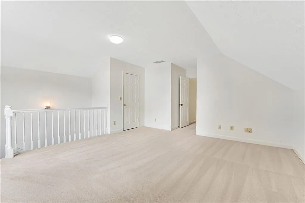 6935 Hunters Knoll, Sandy Springs, Georgia 30328, 4 Bedrooms Bedrooms, ,2 BathroomsBathrooms,Residential,Sold,6935 Hunters Knoll,7080099